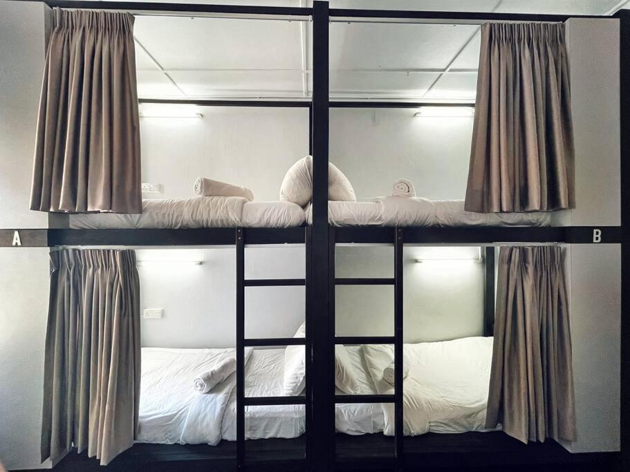 Bunk Puteh Homestay Kuala Terengganu Buitenkant foto